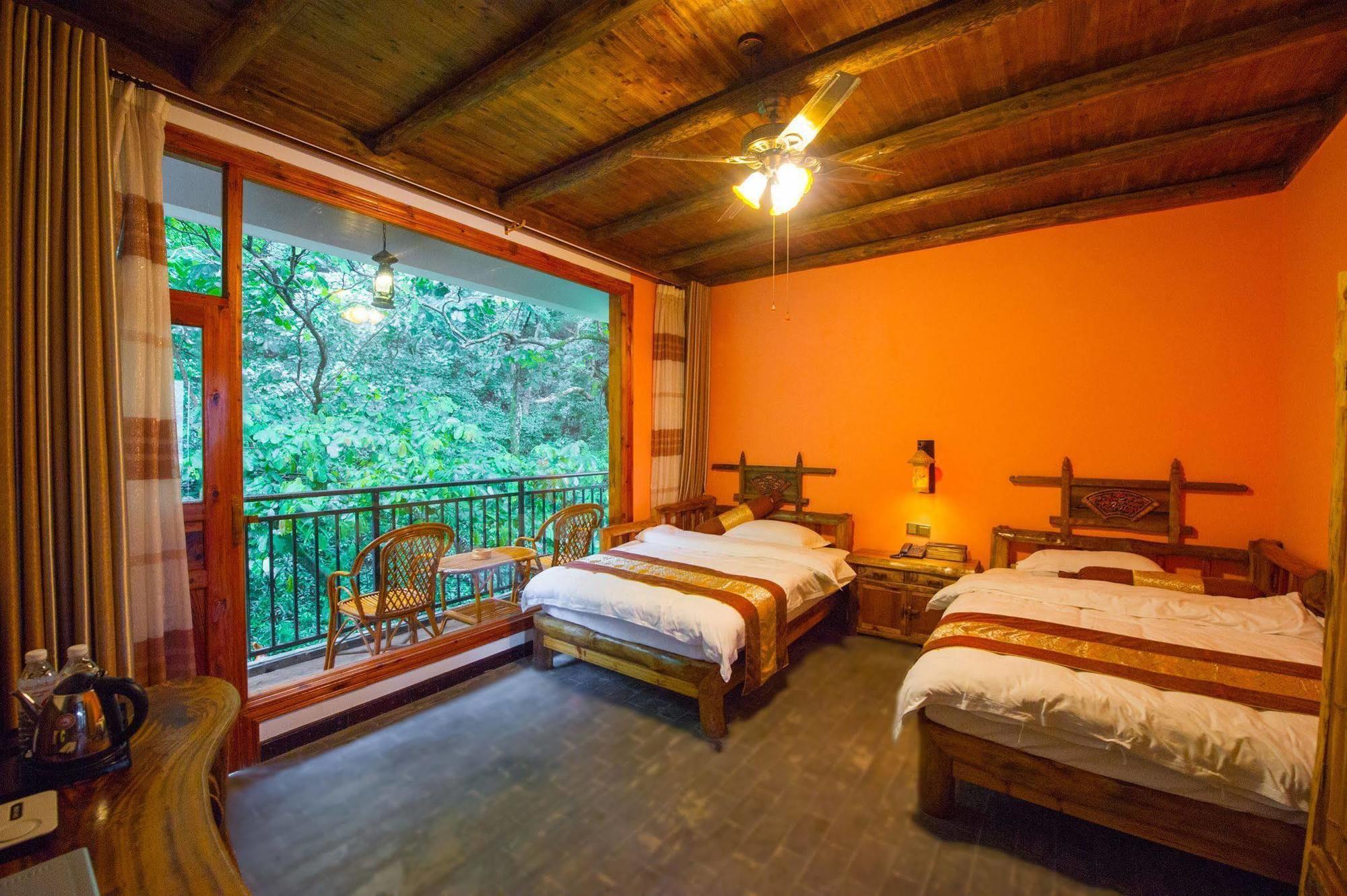 Yangshuo Scenic Mountain Retreat Hotel Exterior photo
