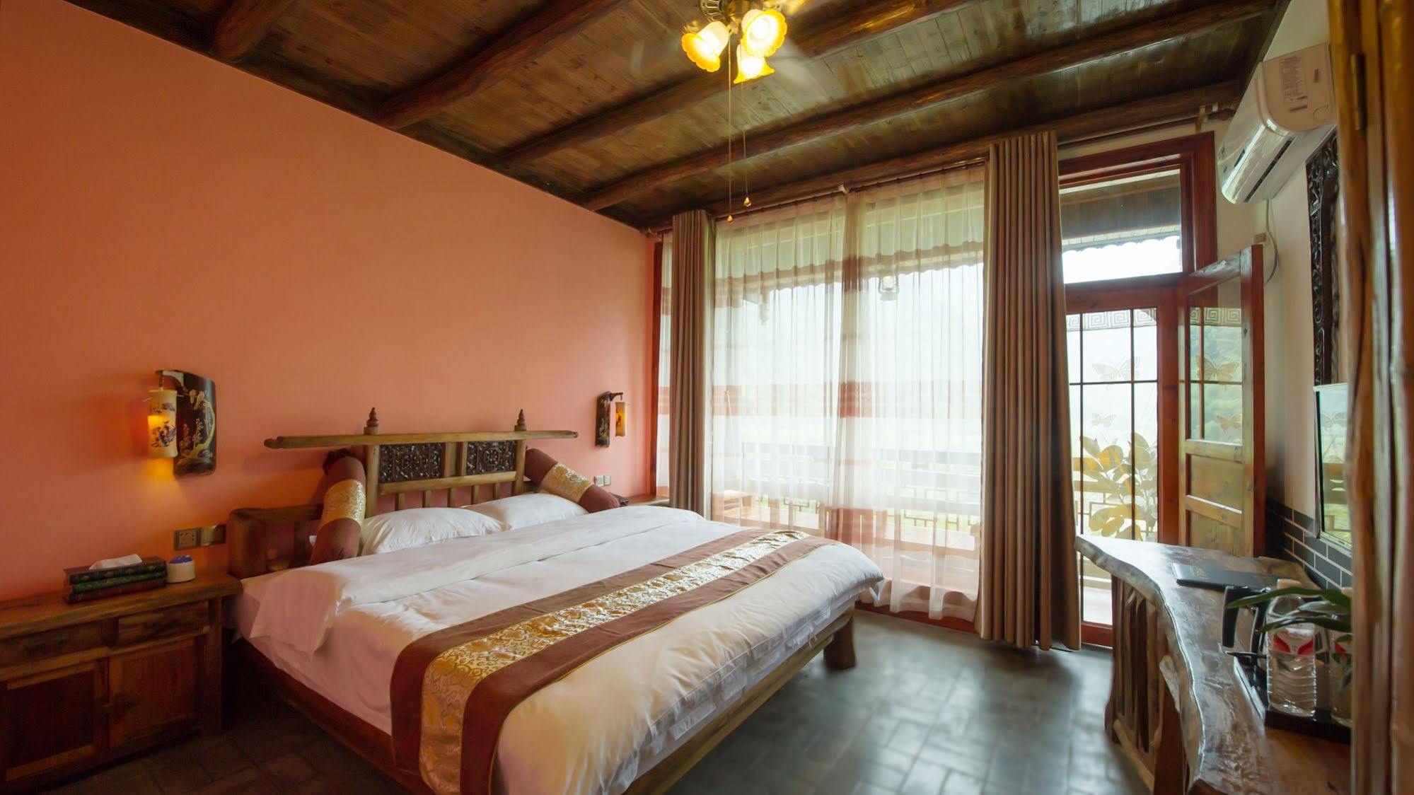 Yangshuo Scenic Mountain Retreat Hotel Exterior photo